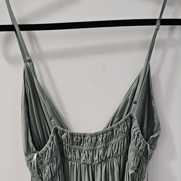 Olive green older areopostale ruffled hem open back dress sz. M - Picture 10 of 10